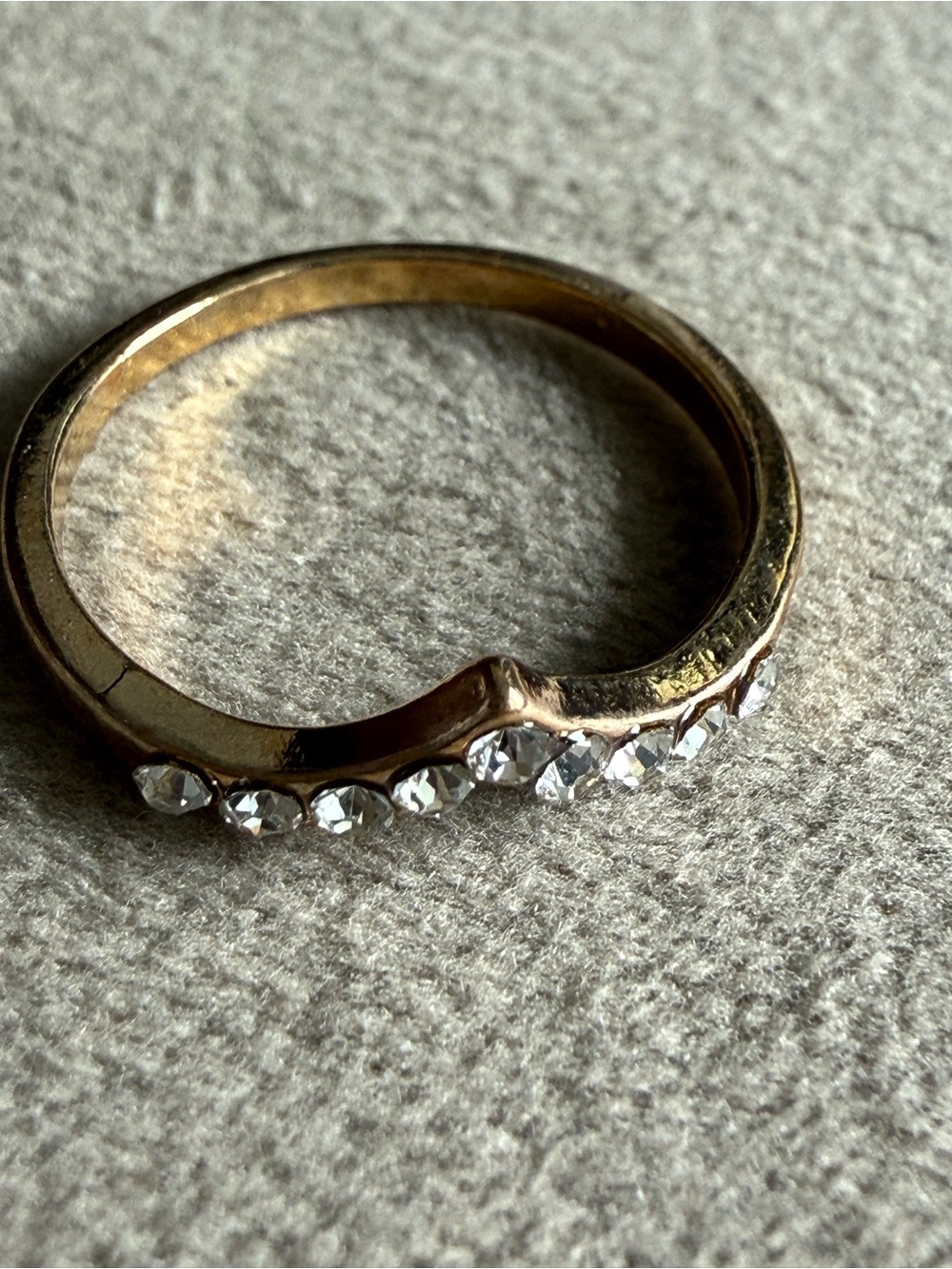 Gold Crystal V-Shape Stackable Ring - Picture 3 of 4